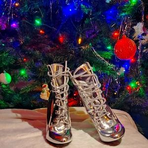 Silver ankle boots with a massive heel with a round toe, fashionable lace-up wom